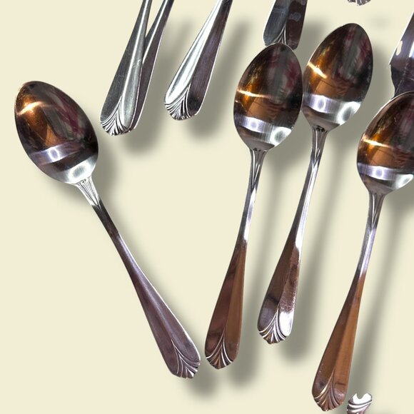 Cambridge Stainless Steel Flatware Set 12-Piece Silverware Forks & Spoons - Picture 4 of 14